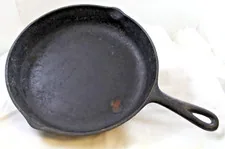 Vintage Unmarked 10 5/8" Cast Iron Skillet Double Spout #8