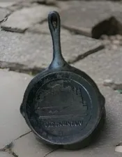 Vintage Old Mountain Cast Iron Skillet 7-1/2" Pour Spouts