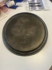 GRISWOLD ERIE #10 - 843 CAST IRON DUTCH OVEN CAMP