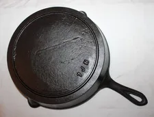 Primitive 1800's #7 Cast Iron Skillet Fancy Handle Gate