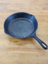 Wagner Ware Cast Iron Skillet. Needs Restored.