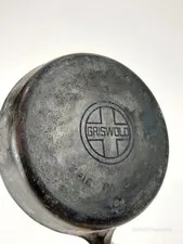 Vintage Griswold No 8 Cast Iron Skillet 10 1/2 Inch For